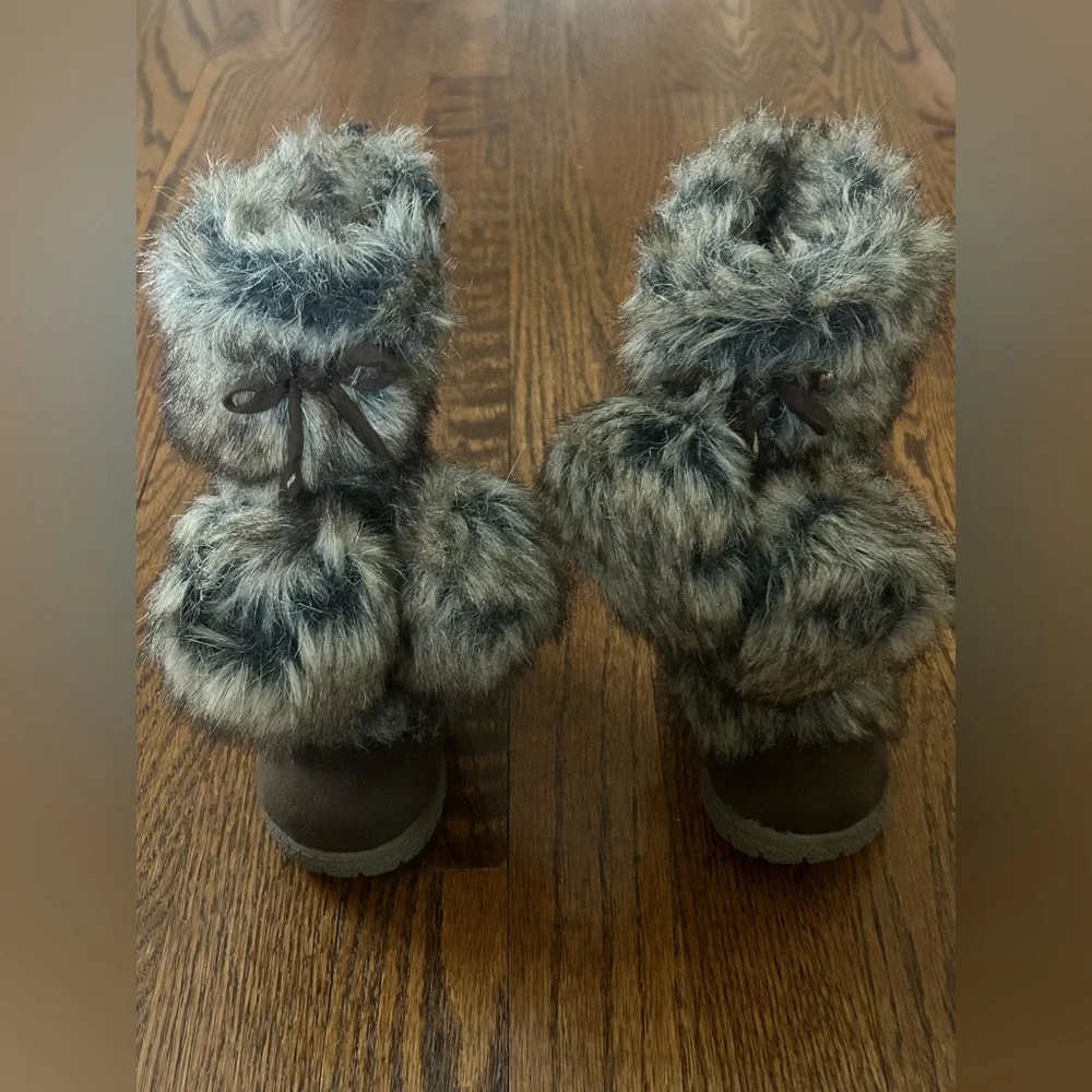 Old Navy Brown Faux Fur Bear Hug Winter Boots Cozy Cabin Core Toddler 7 18-24M